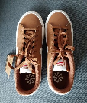 Tenisky Nike Court Legacy 37,5 - 9