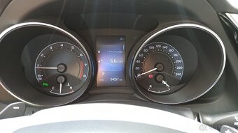 Toyota Auris TS 1.6 Valvematic Executive, automat, r. 2018 - 9