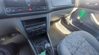 VW Golf IV, 1.4 benzín, 55 kw, M5, 2000 - 9