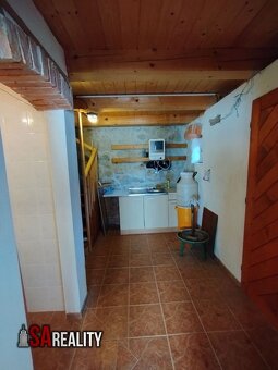 Ponúkam na predaj domček s 13 árovým pozemkom,Levice - 9