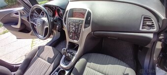 OPEL ASTRA J SPORTS TOURER 1.7 CDTI 81KW r.v. 5/2011 - 9