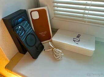 iPhone 12 Pro 128GB - Pacific Blue - 9