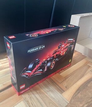 Nové Lego Technic 42207 Auto Ferrari SF-24 F1 - 9