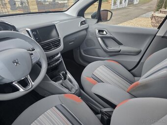 Predám Peugeot 208 1.2 benzín 45000km - 9