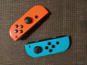 Predám Nintendo Switch OLED - 9