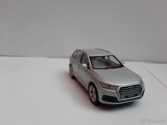 ⚡ Luxus & výkon v 1:43 – Audi Q7, aké chceš vo vitríne - 9