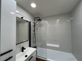 KOMPLETNÁ REKONŠTRUKCIA, MODERNÝ 3 IZBOVÝ BYT S LOGGIOU - 9