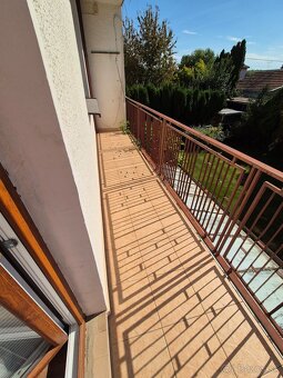 EXKLUZÍVNY DVOJGENERAČNÝ RODINNÝ DOM PO KOMPLETNEJ REKONŠTRU - 9