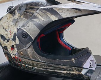 Použité prilby - 9