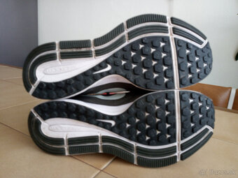 Damske bezecke tenisky NIKE ZOOM Pegasus 34. - 9
