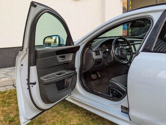 Jaguar XF Sportbrake 2.0D I4 240k R-Sport AWD Auto - 9
