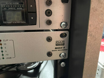 Mixpult, efekt, procesor a rack - 9