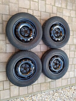 Predám zimné pneumatiky na diskoch vw group - 9