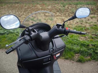 Suzuki Burgman 125cm r.v 2017 - 9