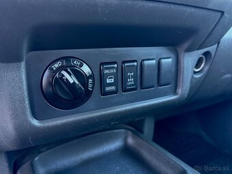 NISSAN NAVARA 2.5 dCi - 9