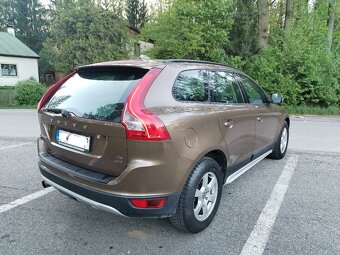 Volvo XC60 2.4D D5 AWD Summum - 9