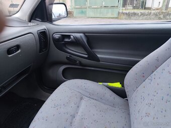 Volkswagen Polo 1.1 - 9