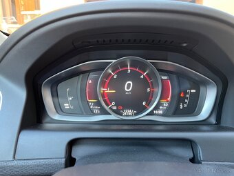 Volvo XC60 D4 Momentum 2015 - 9