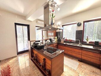 Predaj- luxusný 5i RD s bazénom, dvojgarážou, Andovce - 9