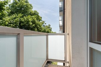 Slnečný 3-izbový byt s balkónom na Rastislavovej ulici - 9