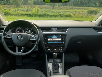 ŠKODA OCTAVIA COMBI 2,0 TDI DSG - 9