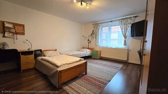 Exkluzívna Ponuka: Rodinný dom s obrovským pozemkom a potenc - 9