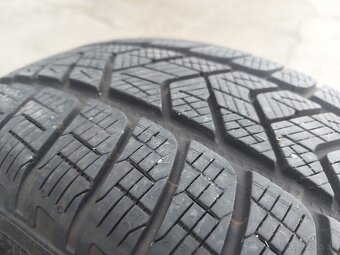 215/65R17 PIRELLI zimne pneumatiky SUV - 9