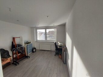 3 izbový kompletne zrekonštruovaný byt Valaská - 9
