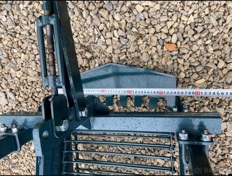 Jednoradový vyorávač zemiakov s dopravníkom - 9