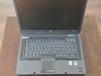 Predám nefunkčný notebook HP Compaq NC8430 - 9