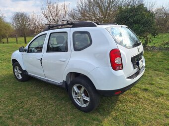 DACIA DUSTER 1,6 BENZÍN 4X4 ROK 2011 - 9