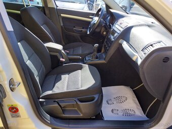 Škoda Octavia Combi 2.0 TDI 4x4 Scout - 9