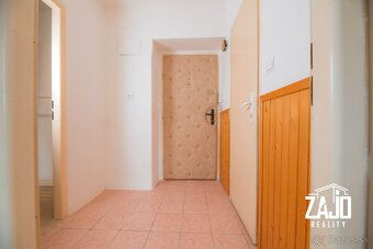 NA PREDAJ I 1-izbový čiastočne rekonštr. byt, Hurbanova ul. - 9