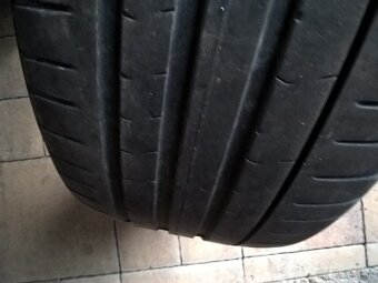 4 ks LETNÉ 245/40 R19 94W PIRELLI cca 5-6 mm 140-€/sada - 9