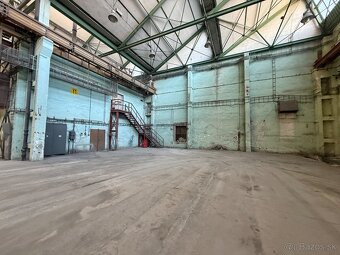 Na prenájom výrobné haly - 4320m2 / 3024m2 - Voľné ihned - 9