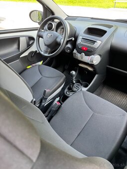 Toyota Aygo 1.0 VVT-i 5M/T 5D - 9
