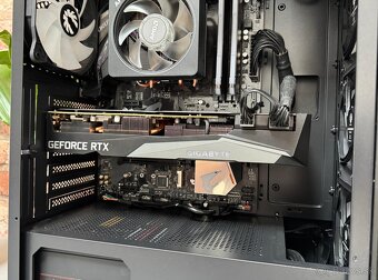 Ryzen 7 3700X\16GB\RTX 3070\SSD\850W Zdroj - 9