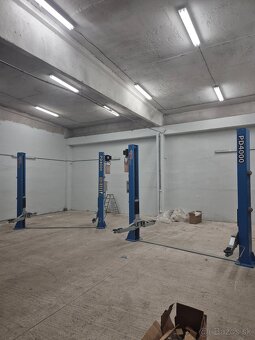 Dvojstlpovy zdvihak s elektrickym odistenim. - 9