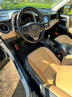 Toyota RAV4 Hybrid - predaj - 9