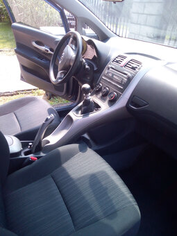 Toyota Auris 2,0 diesel na náhradné diely - 9