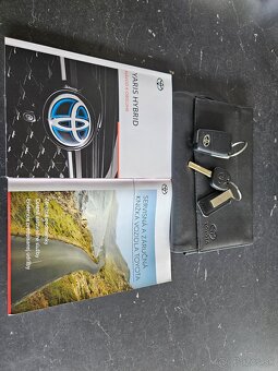 Toyota Yaris Hybrid - 9