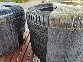 Nové zimné pneumatiky Nokian 235/50 R17 100V - 9