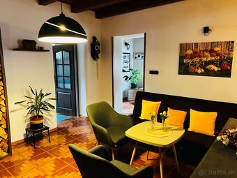 Krásny priestranný rodinný dom s výmerou 1 100 m2 PO, Svinia - 9
