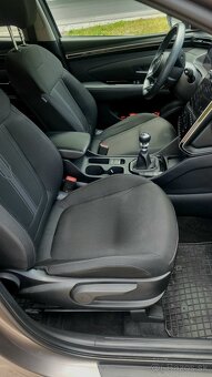 Hyundai Tucson 1,6 benzín - 9