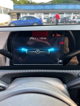 Mercedes Benz A180 - 9