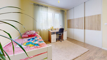 Na predaj priestranný rodinný dom v Slovenskej Novej Vsi - 9