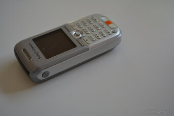 Sony Ericsson K300i s krabičkou IMEI sedí Zberatelský kus - 9