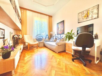 Exkluzívny predaj luxusnej vily s 25á pozemkom v Rajke - 9