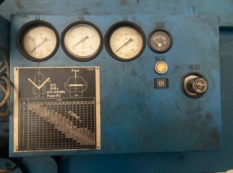 Model CTO 250 A/4000 ohraňovací lis, vyrobeno v roce 1992 - 9