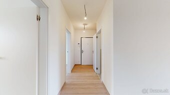 Na prenájom moderný 3-izbový byt v obľúbenej lokalite na Prú - 9